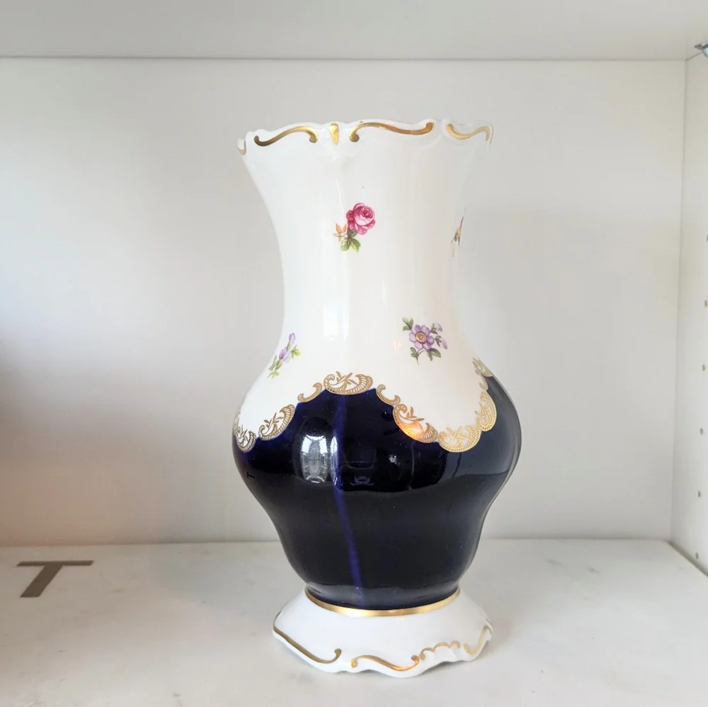 Vintage Footed Porcelain Vase – FLOWERS & GOLD PLATE by Weimar Kobar (GERMANY)